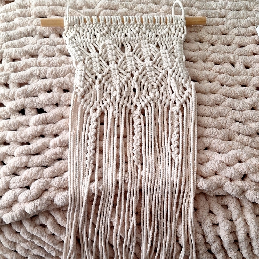 NWOT Handmade Macramé Wall Hanging